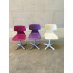 Vintage gekleurde schoolstoeltjes nr 107